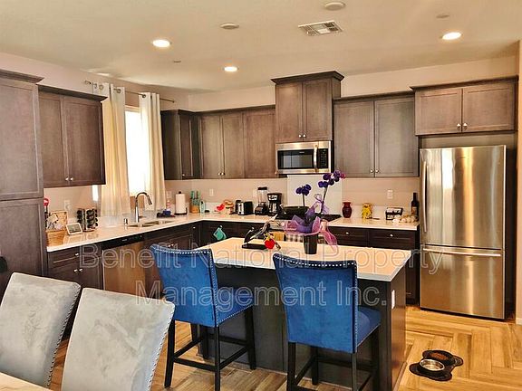 4th image of 41436 Yellow Birch St