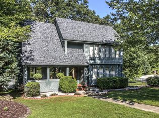 4301 Fox Croft Cir, Roanoke, VA 24018