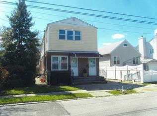 216 McKee St, Floral Park, NY 11001