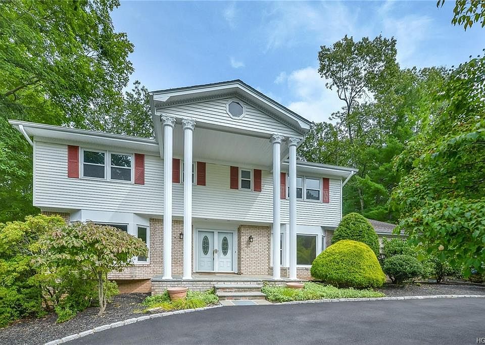 1st image of 17 Windgate Dr