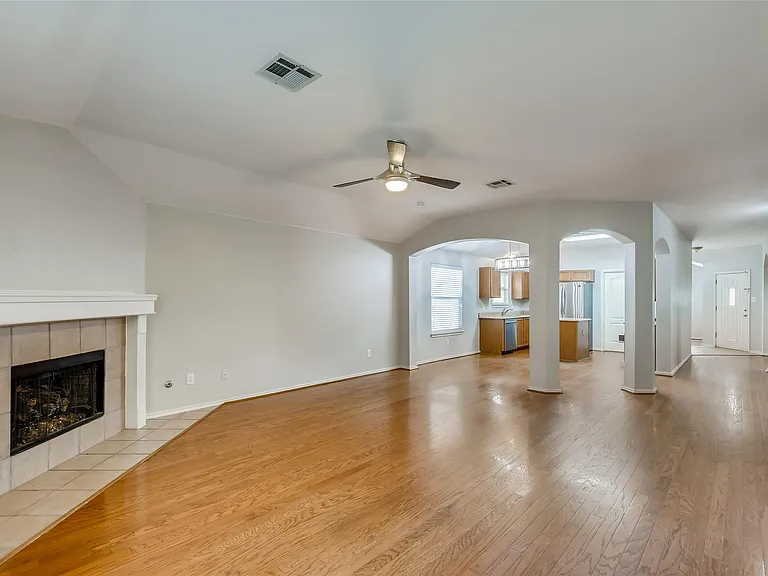 1504 Julianas Way — Photo 2