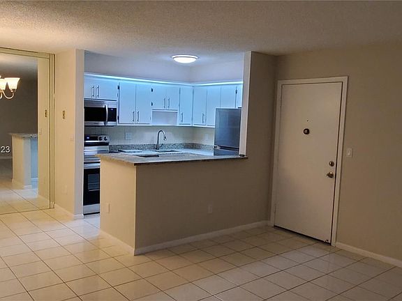 4th image of 9706 S Belfort Cir #111
