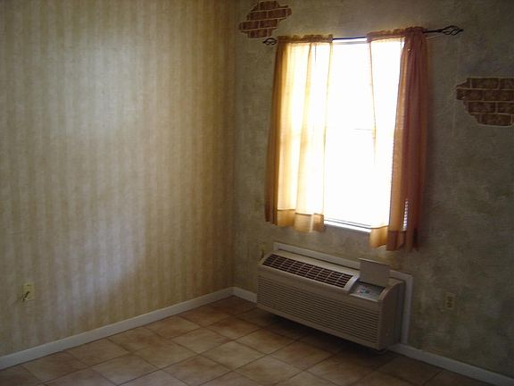 2nd image of 2437 NE 6th St APT 10