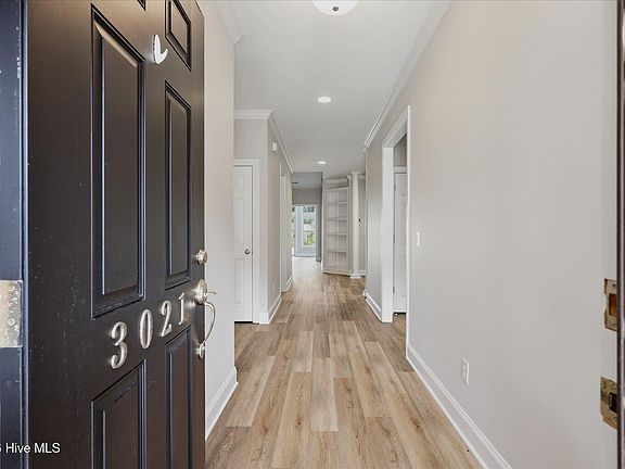 4th image of 3021 Braewood Court