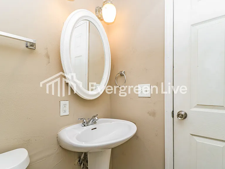 1382 Langholm Dr — Photo 12