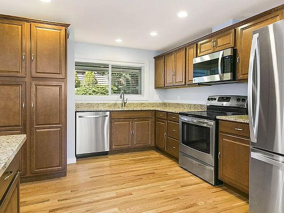 5th image of 15509 Wallingford Ave N