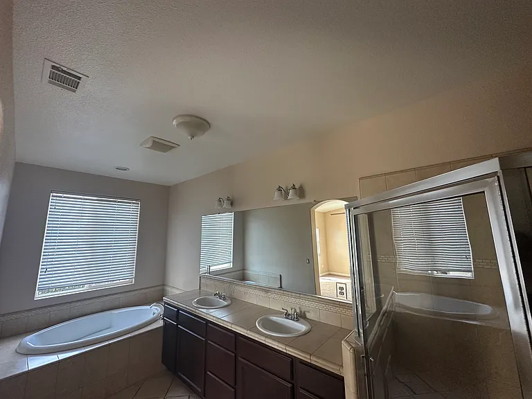 1741 E Alcala Dr — Photo 24