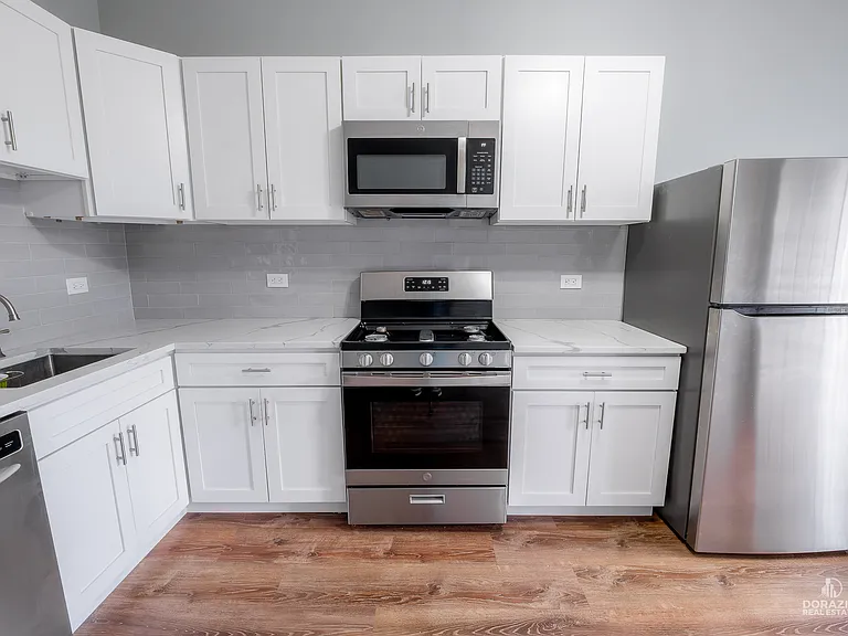 6111 S Eberhart Ave #2 — Photo 10