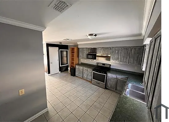2 bed, 902 sqft, $1,340 — Photo 4