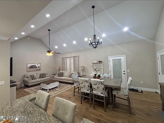 3rd image of 194 W Park Cir