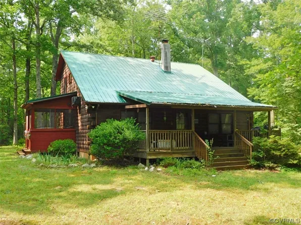 1262 Braxton Rd, Drakes Branch, VA 23937