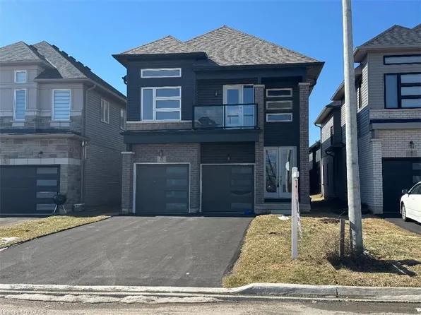 12 Hildred St, Welland, ON L3B 1M9