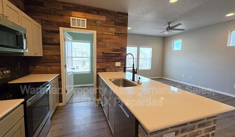 4175 Samaritan Loop — Photo 3
