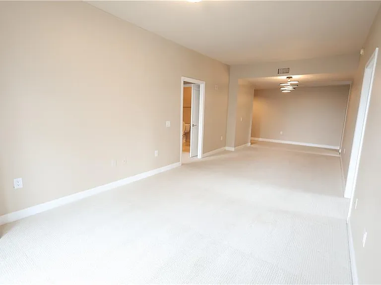 195 14th St NE #1105 — Photo 10