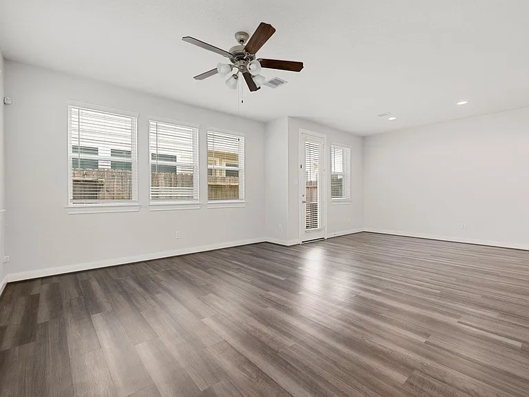 9914 Brickhouse Dr — Photo 13