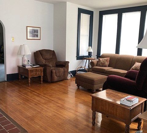3rd image of 1301 Forest Ave