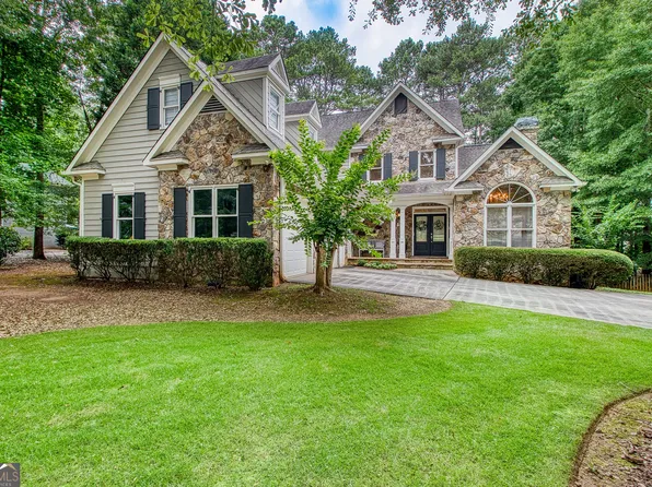 22 Shoreline Dr, Newnan, GA 30263