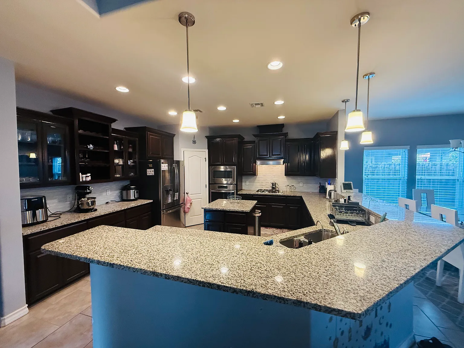 4 bed, 2092 sqft, $2,500 — Photo 3