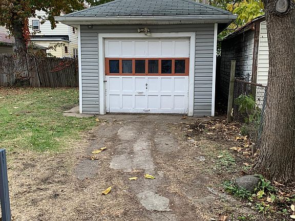 3rd image of 2078 W 85th St