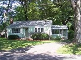 15 Autumn St, Agawam, MA 01001