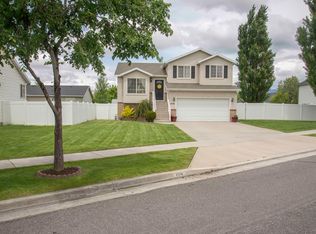 1474 W 2500 S, Woods Cross, UT 84087
