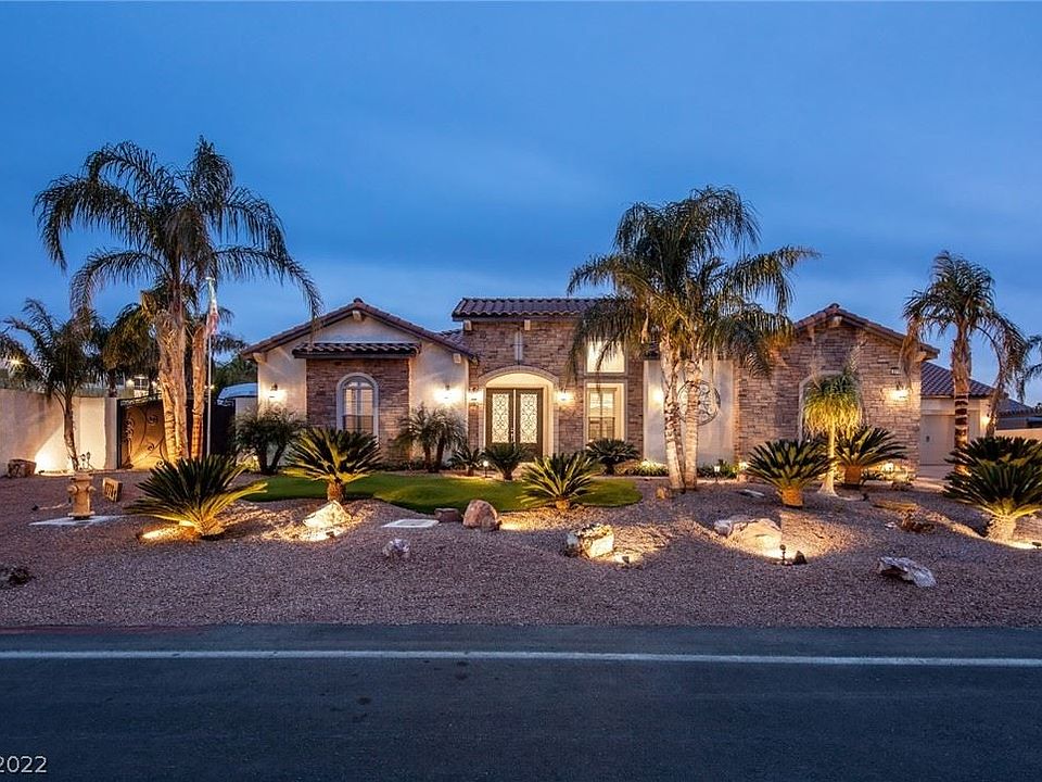 1st image of 2778 Delano Dr