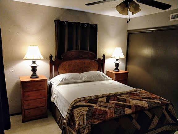 Main Floor Queen Bedroom