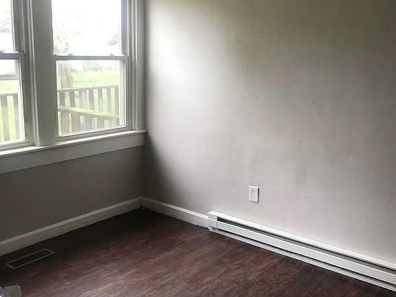 4th image of 458 W Clinton St APT 2