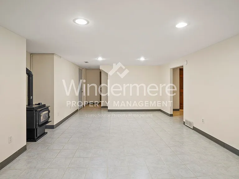 10435 N Iroquois Ct — Photo 28