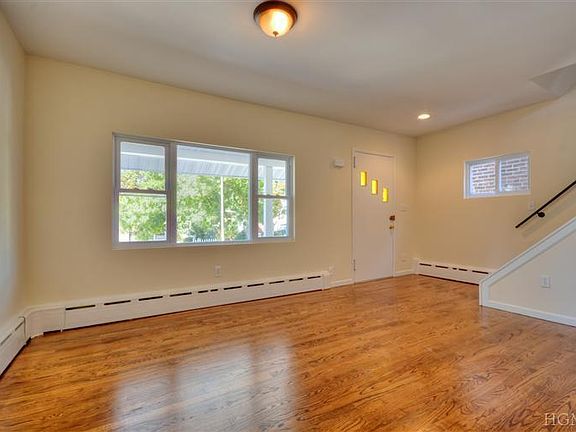 2nd image of 1622 Stadium Ave