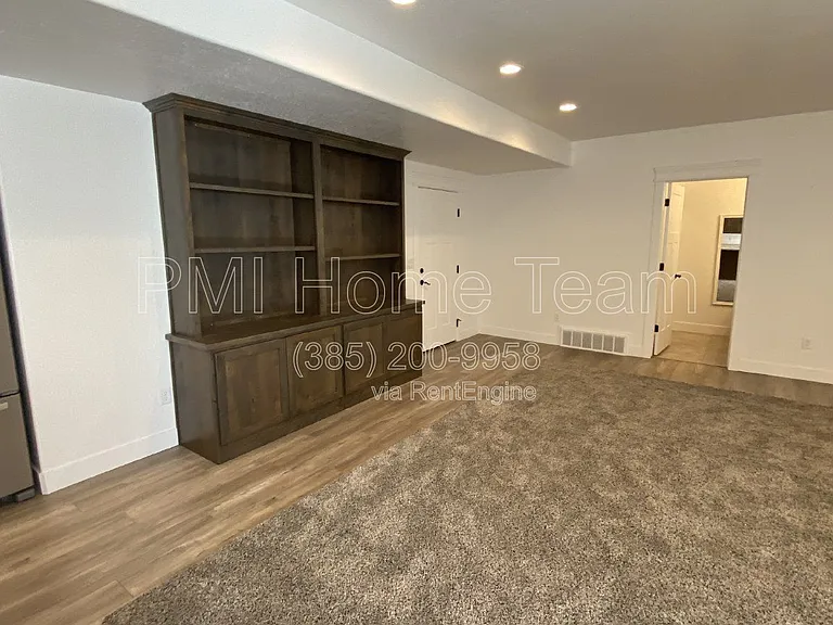 1284 E Mary Ln — Photo 5