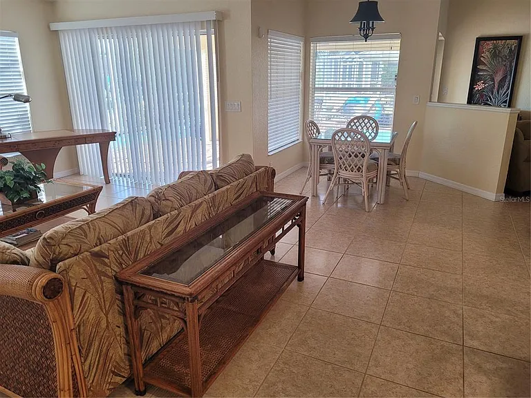 9458 Modesto Cir — Photo 10
