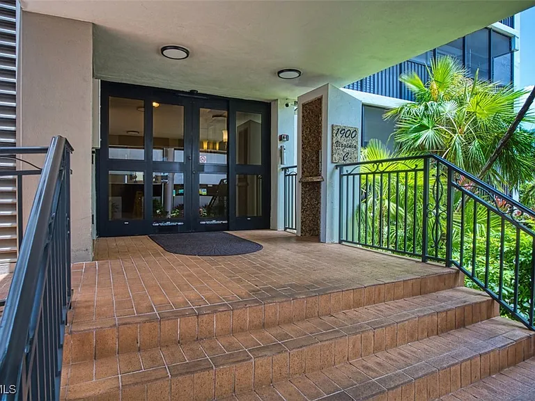 1900 Virginia Ave #102 — Photo 4