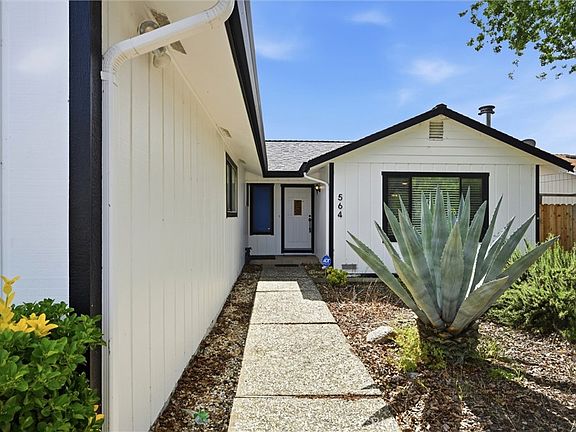 3rd image of 564 Keys Blvd
