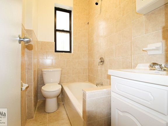 4th image of 2698 Bailey Ave APT D1