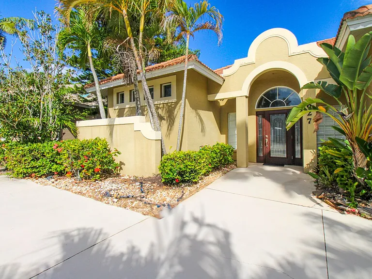 627 Soliel Dr — Photo 3