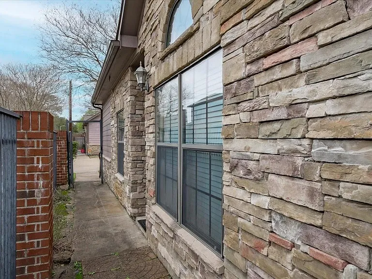 2338 Bermuda Shores Dr — Photo 17