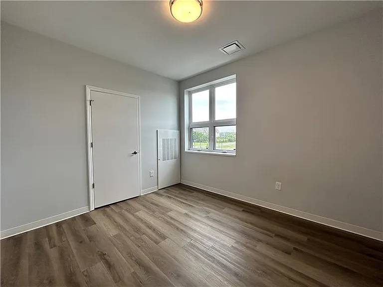 215 Miller Ave — Photo 11