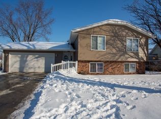 4002 Spruce Hills Dr, Cedar Falls, IA 50613