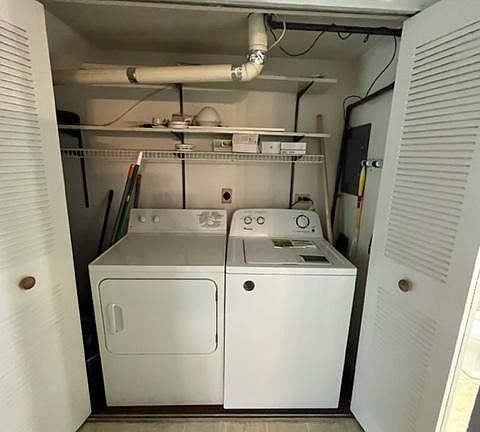 4th image of 1790 Queensbury Cir #1790
