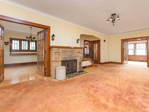 4th image of 1409 Hillcrest Ave