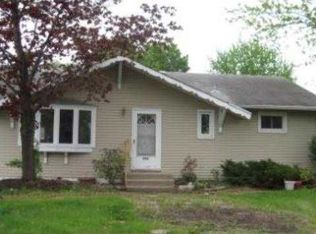 2066 Chambers St N, Maplewood, MN 55109