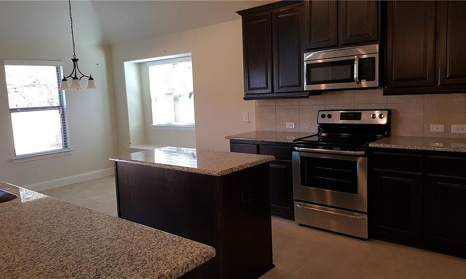 1st image of 1115 Colony Dr