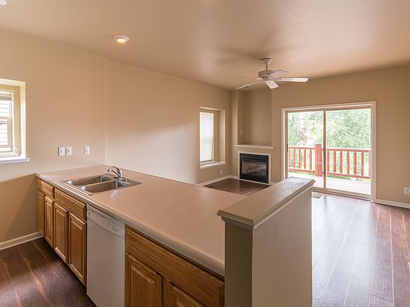 3rd image of 483 Eaglepointe Ct