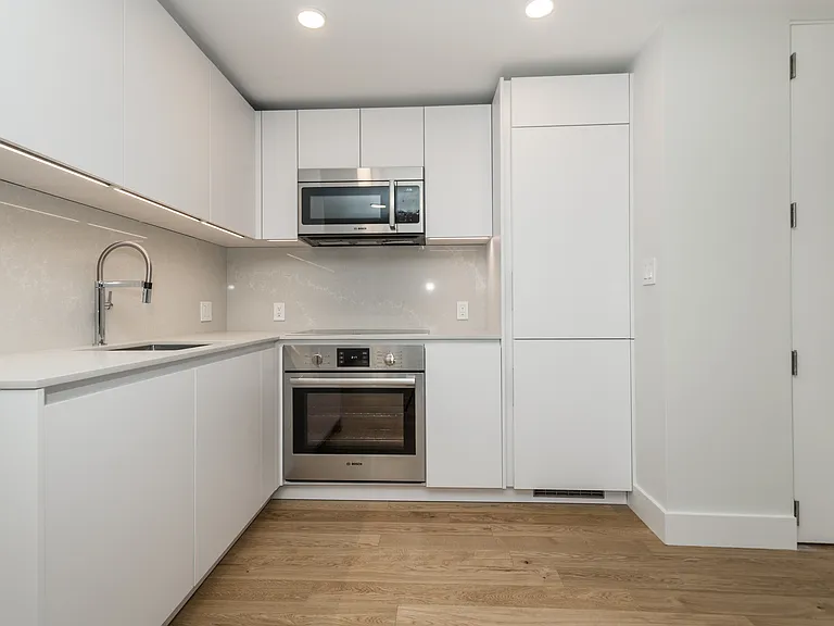 334 Harvard St #L2 — Photo 11
