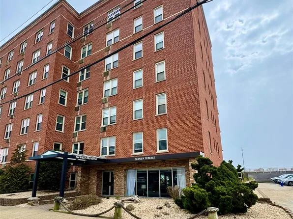 560 W Broadway #5K, Long Beach, NY 11561