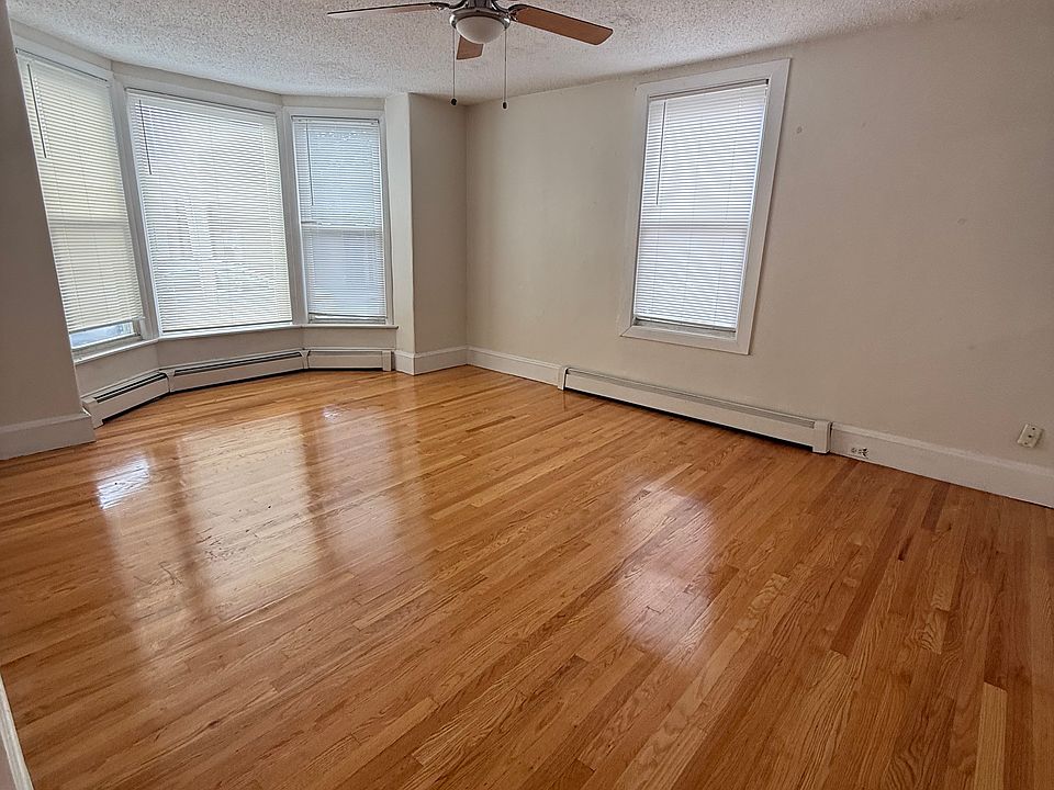 2nd image of 292 Prospect St #2
