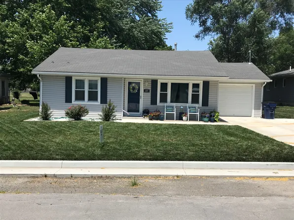 227 E Cooper St, Tipton, MO 65081