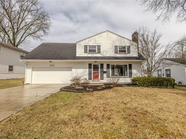 3852 Edinburgh Dr, Youngstown, OH 44511