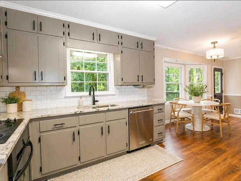 3406 Salem East Dr SE — Photo 2